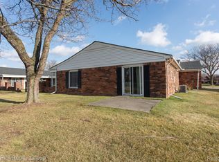 32625 Valley Dr, Warren, MI 48093