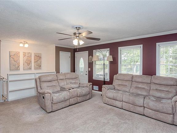 5th image of 396 Pine Acres Dr