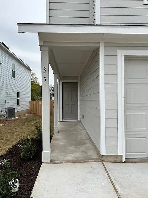 3 bed, 2.5 bath, 1189 sqft, $1,600 — Photo 3
