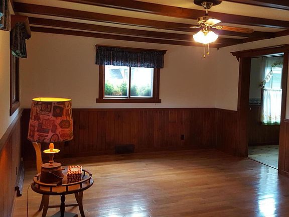 4th image of 328 Grand Ave