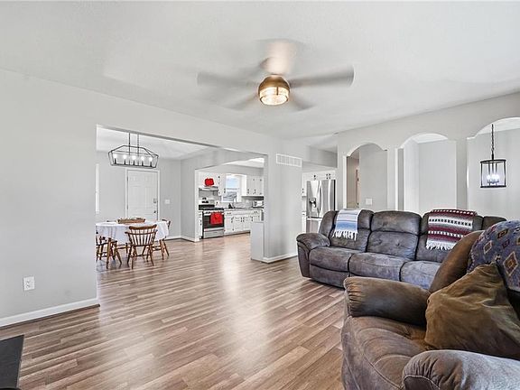 4th image of 6470 SE Horseshoe Dr