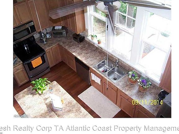 2nd image of 426 New London Pl