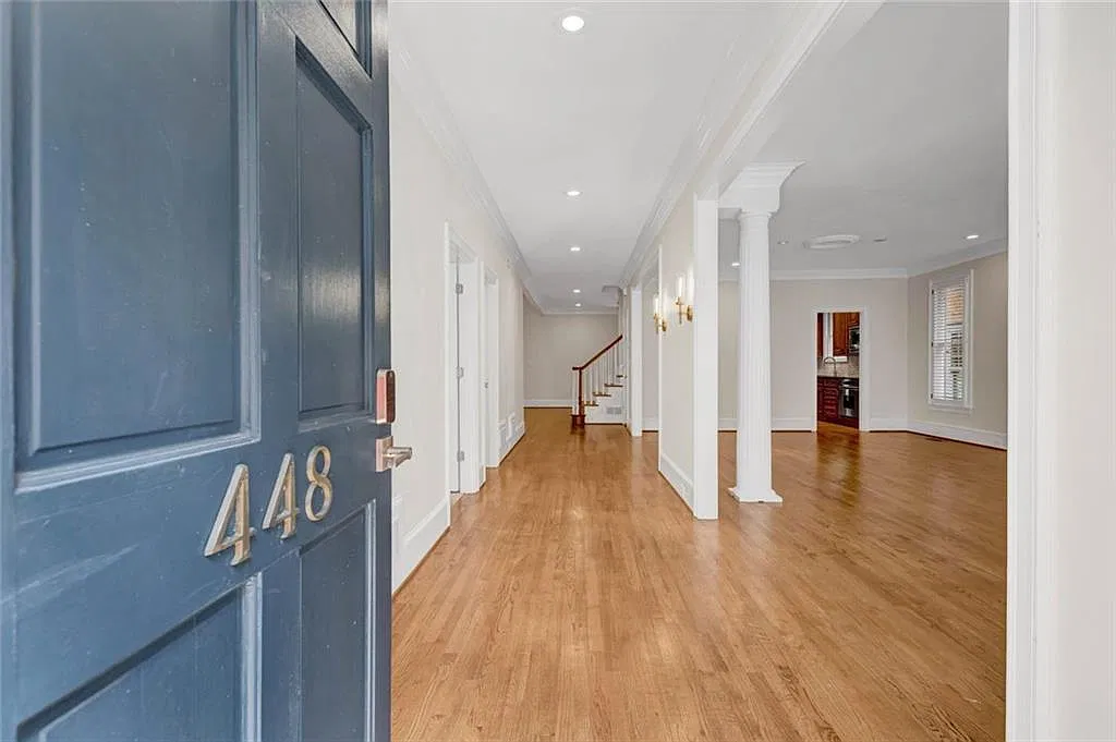 4 bed, 5.0 bath, 4035 sqft, $5,995 — Photo 4