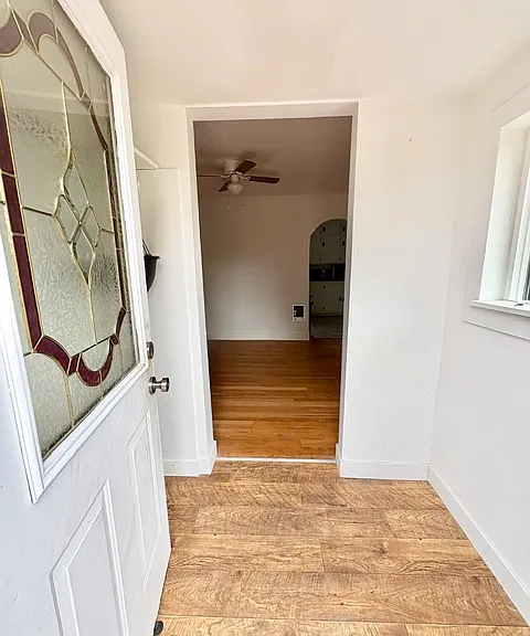 3012 Hollywood Ave NE — Photo 3