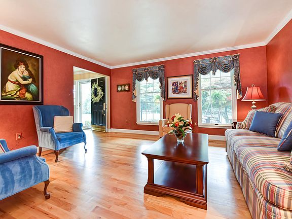 4th image of 10906 Berryland Ct