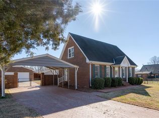 2112 Rendall St, Burlington, NC 27215