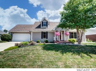5654 Clover Ridge Dr, Lima, OH 45807