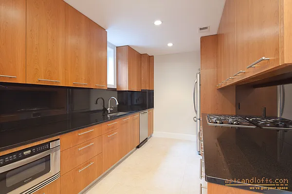 Sold by aptsandlofts.com | media 21