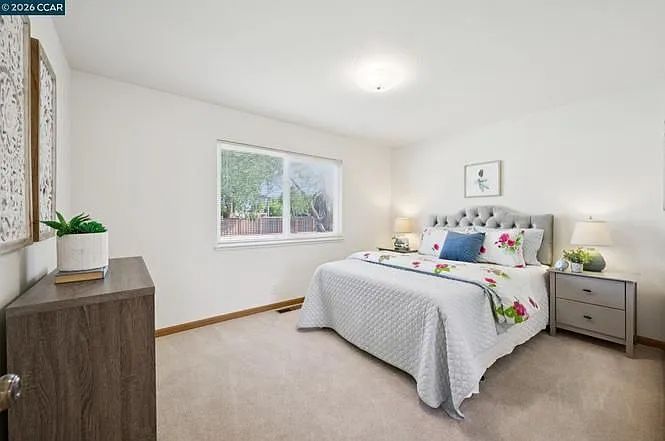 3114 Santa Paula Dr — Photo 2