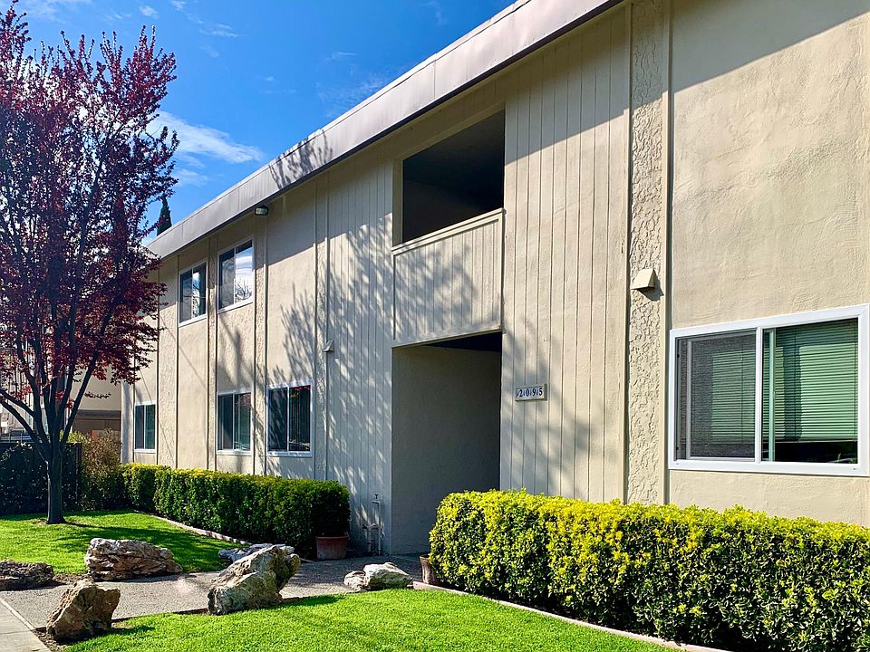 1st image of 2095 Radio Ave #82