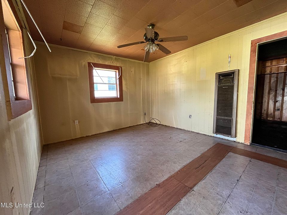 500 Pine St, Greenwood, MS 38930 | Zillow