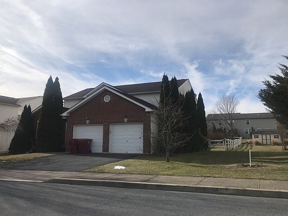 2nd image of 2605 Hickory Dr