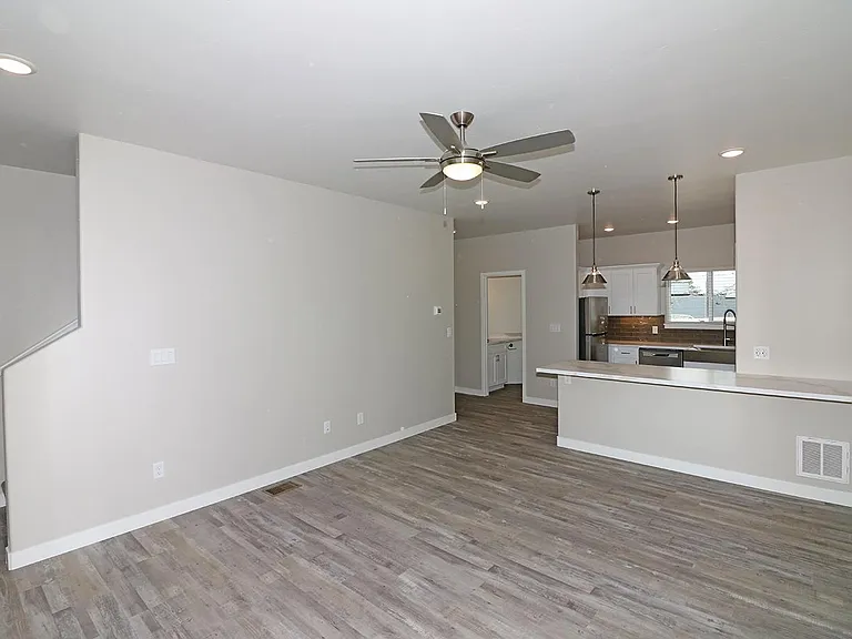 1030 Belford Ave — Photo 14