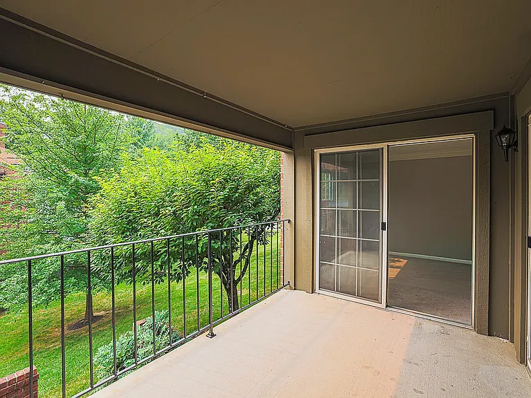 7 Pipe Hill Ct #B — Photo 22