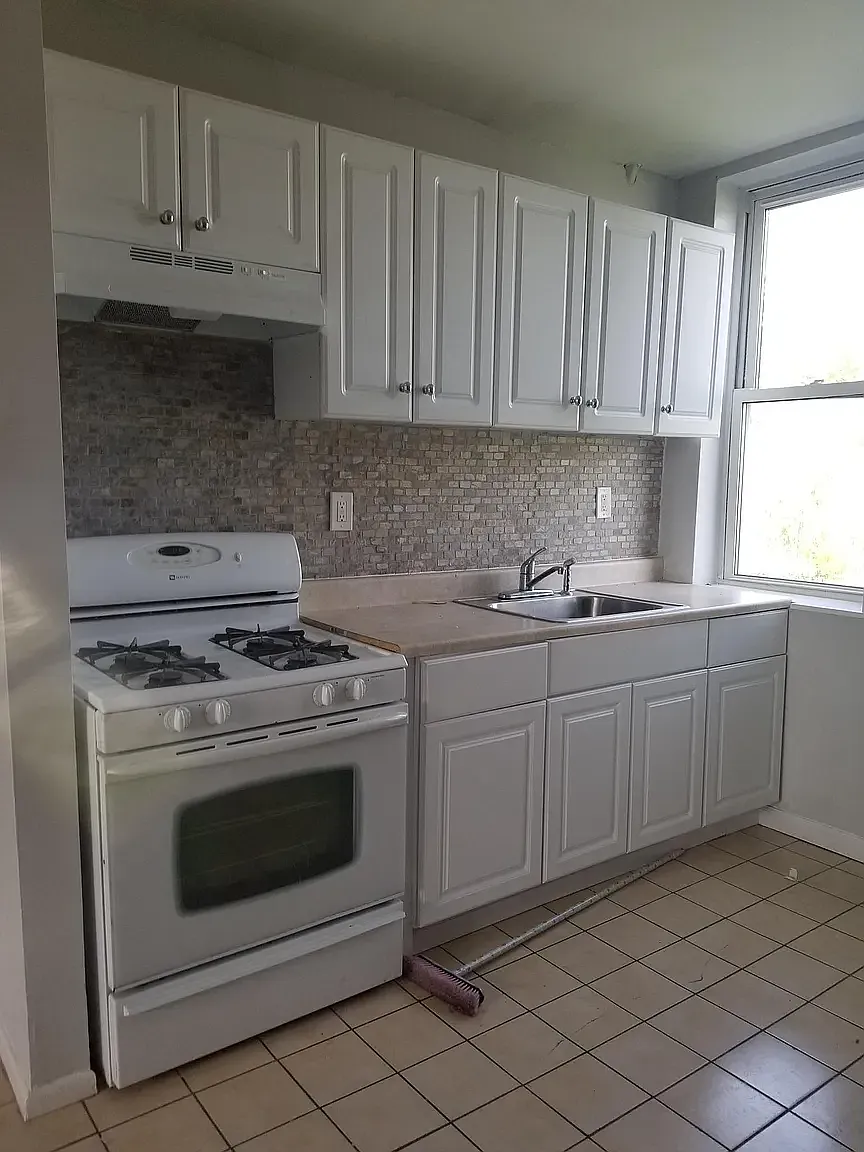 2 bed, 800 sqft, $1,699 — Photo 1