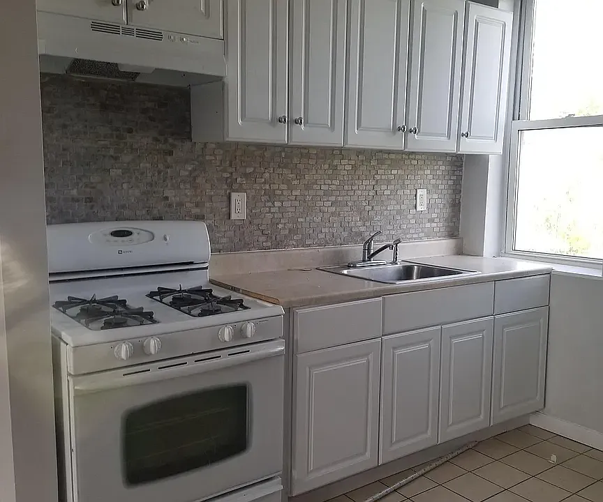 572 Springfield Ave #5C