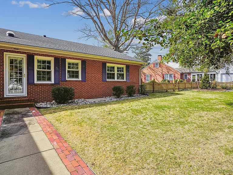 532 Trippe Ave — Photo 24