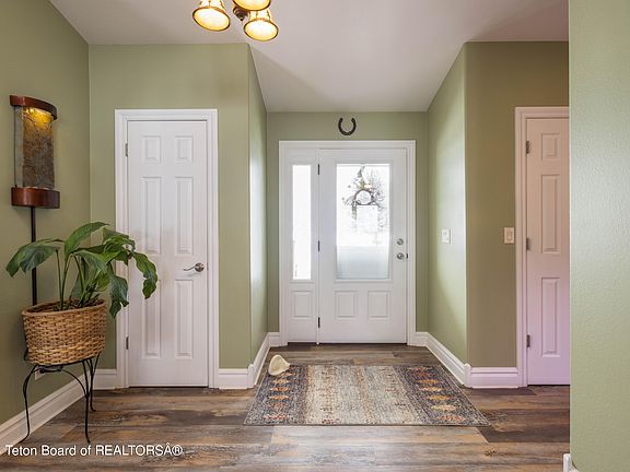 5th image of 445 Pinto Ln