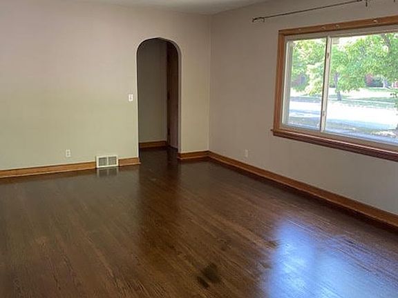 4th image of 1026 9th Ave N