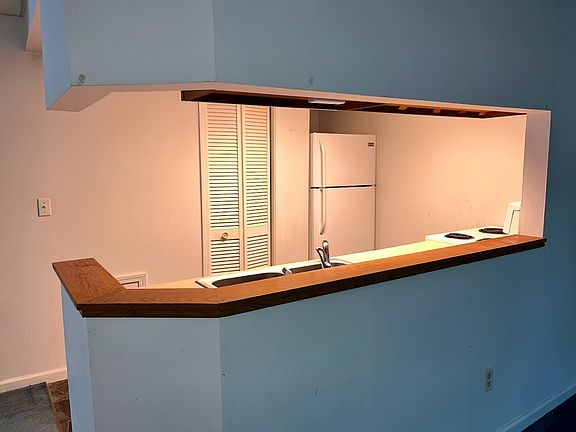2nd image of 114 E South St APT B