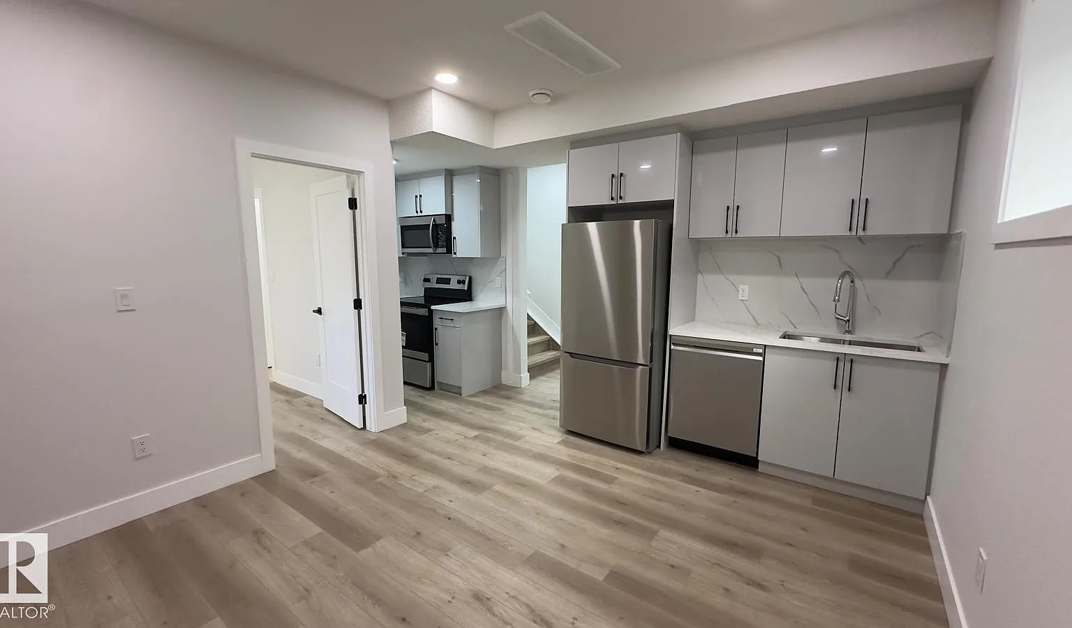 2 bed, 1.0 bath, 650 sqft, $1,000 — Photo 3
