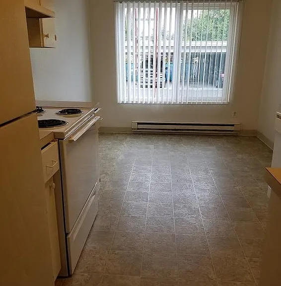 Rochelle Apartments — Photo 6