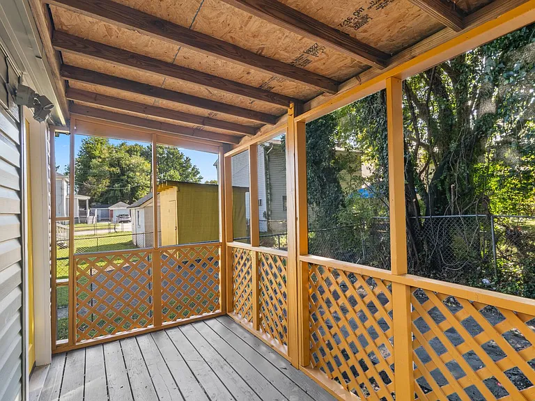 2207 Marshall Ave — Photo 38