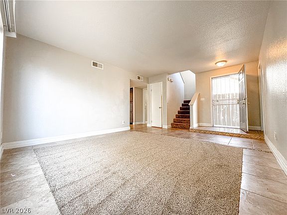 5th image of 4332 Fox Point Dr