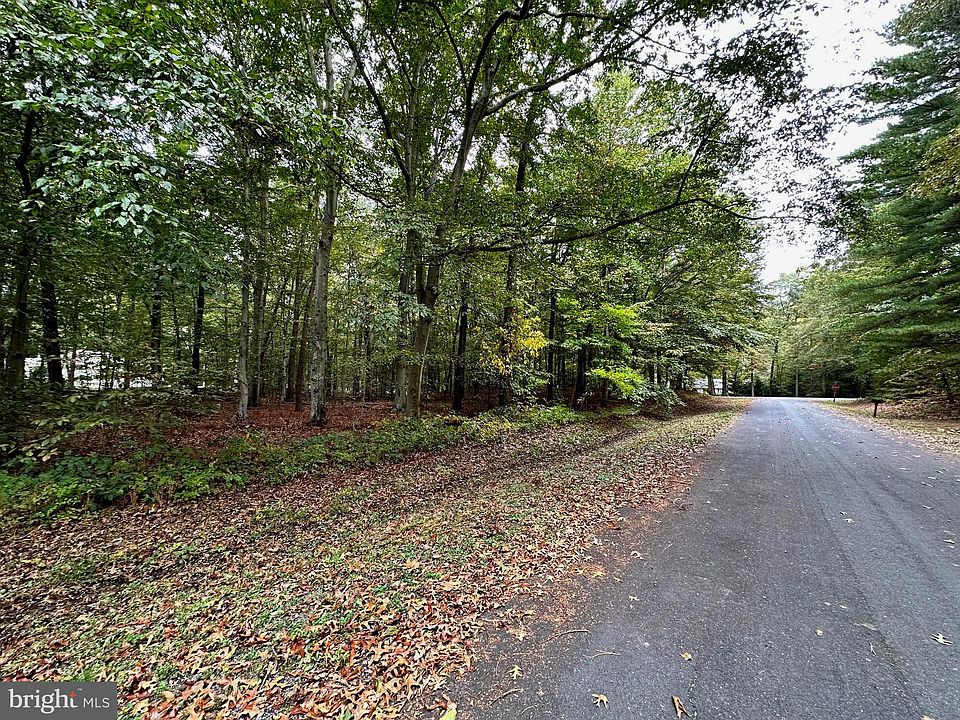 1st image of 301 Squires Ln