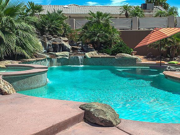 Tropical Spa, Rock Waterfall