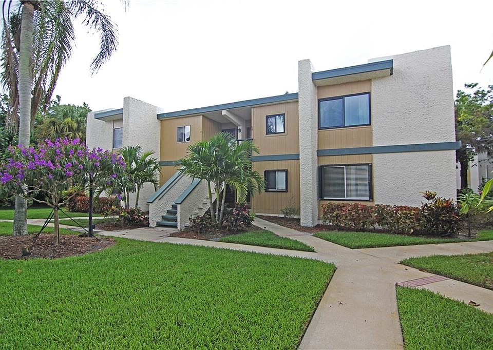 1st image of 1560 NE 12th Ter APT D4