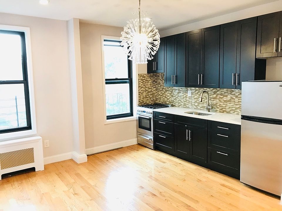 1st image of 320 Empire Blvd #12