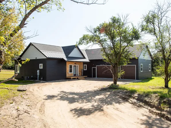 1001 Moore St, Starbuck, MN 56381