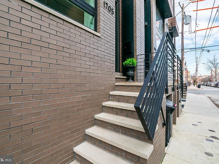 1705 Annin St — Photo 37