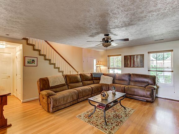 2nd image of 566 W Dasher Ln