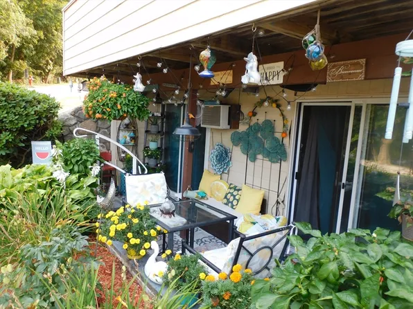 16 Glen Devin St #16, Amesbury, MA 01913