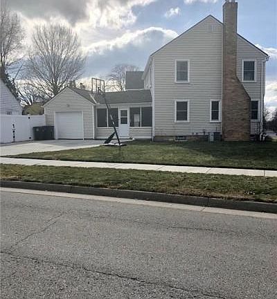 3rd image of 1516 Delia Ave