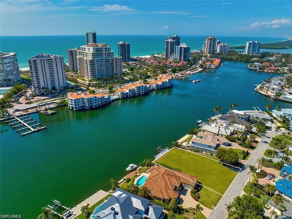 1st image of 315 Neapolitan WAY