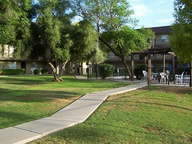 Large "park like" community with mature trees. Very quiet community.