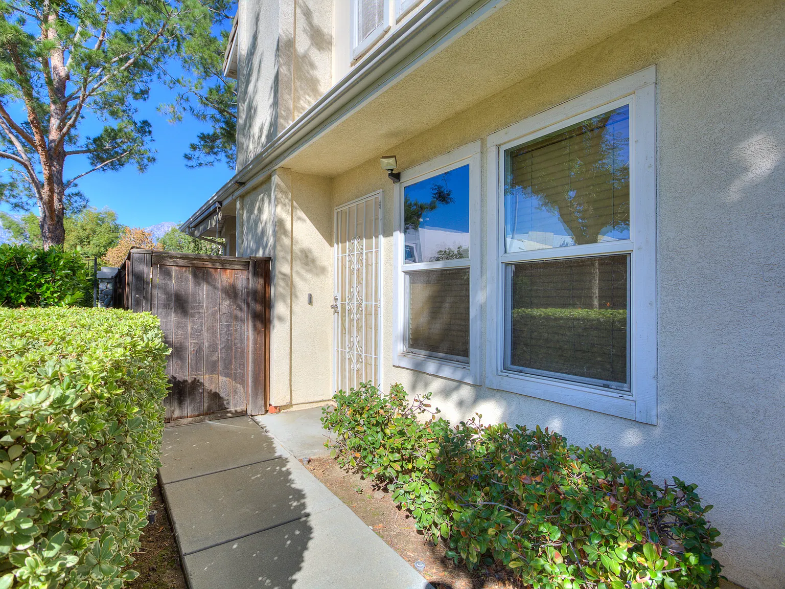 4 bed, 2001 sqft, $3,500 — Photo 2