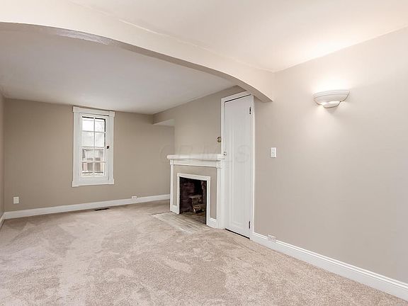 5th image of 297 Rosslyn Ave