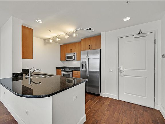4th image of 200 W Sahara Ave Unit 3702