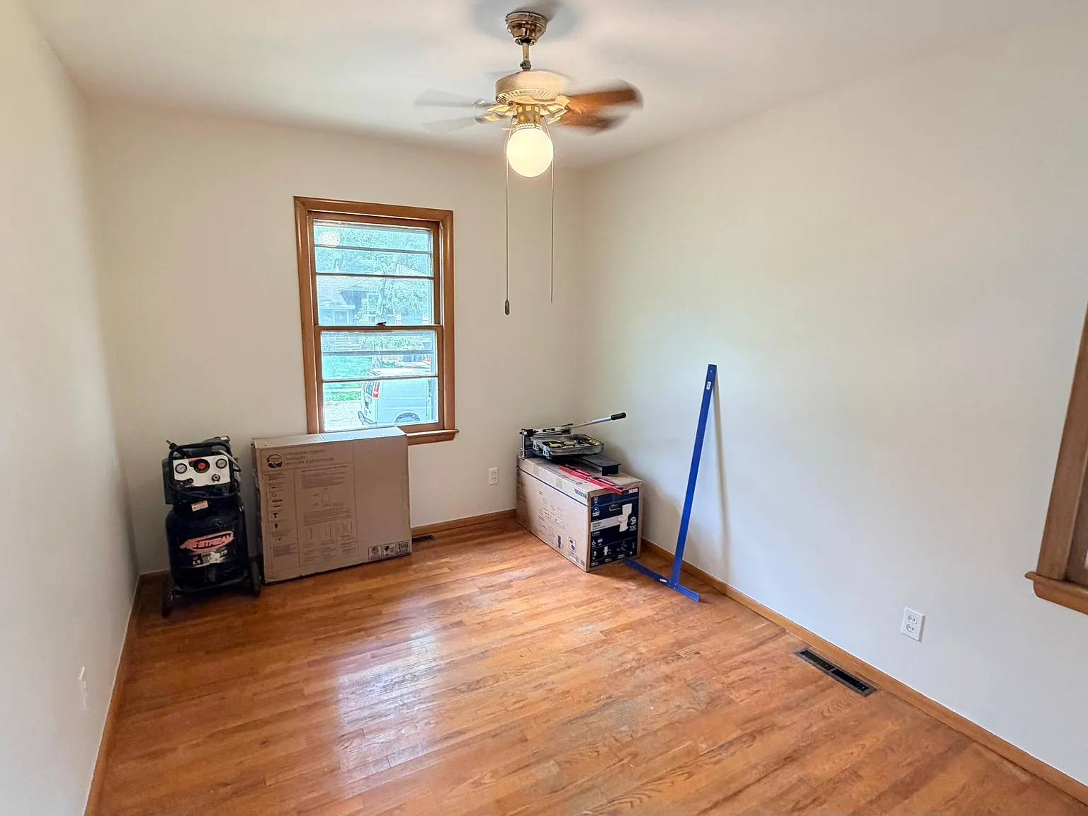 3 bed, 1500 sqft, $1,799 — Photo 3