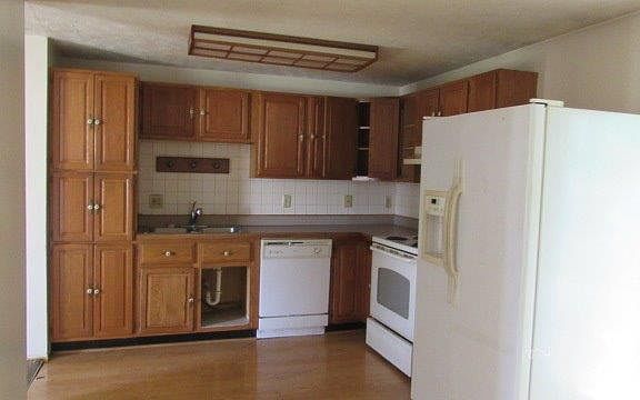 4th image of 10061 Fairglen Dr