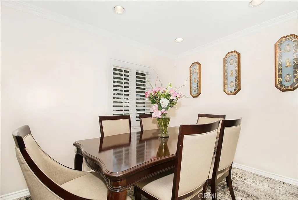 3 bed, 1427 sqft, $4,300 — Photo 4