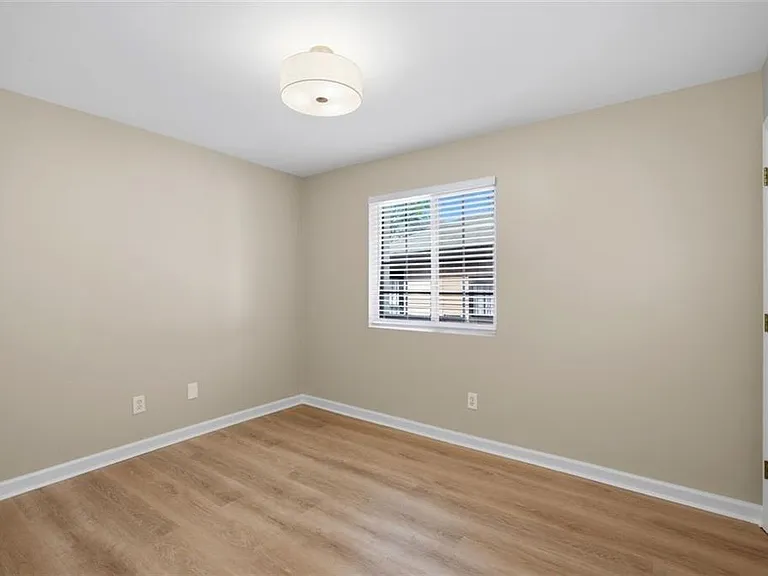 210 Sampson St NE #5 — Photo 19
