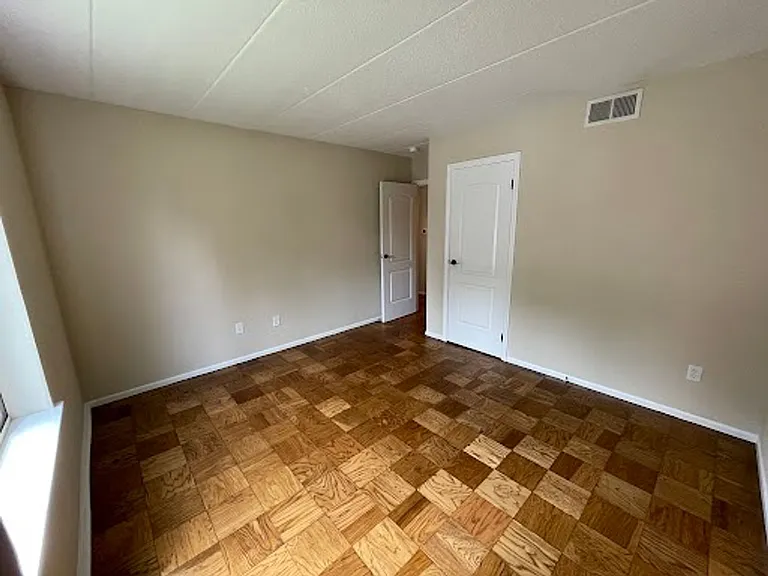 411 W Conestoga Rd — Photo 21