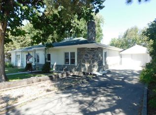 239 S 15th St, Hot Springs, SD 57747