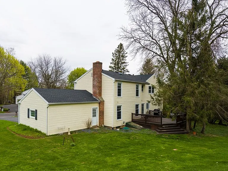 4 Old Forge Ln #4 — Photo 4