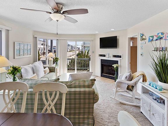 5th image of 2500 West Ave Floor 1